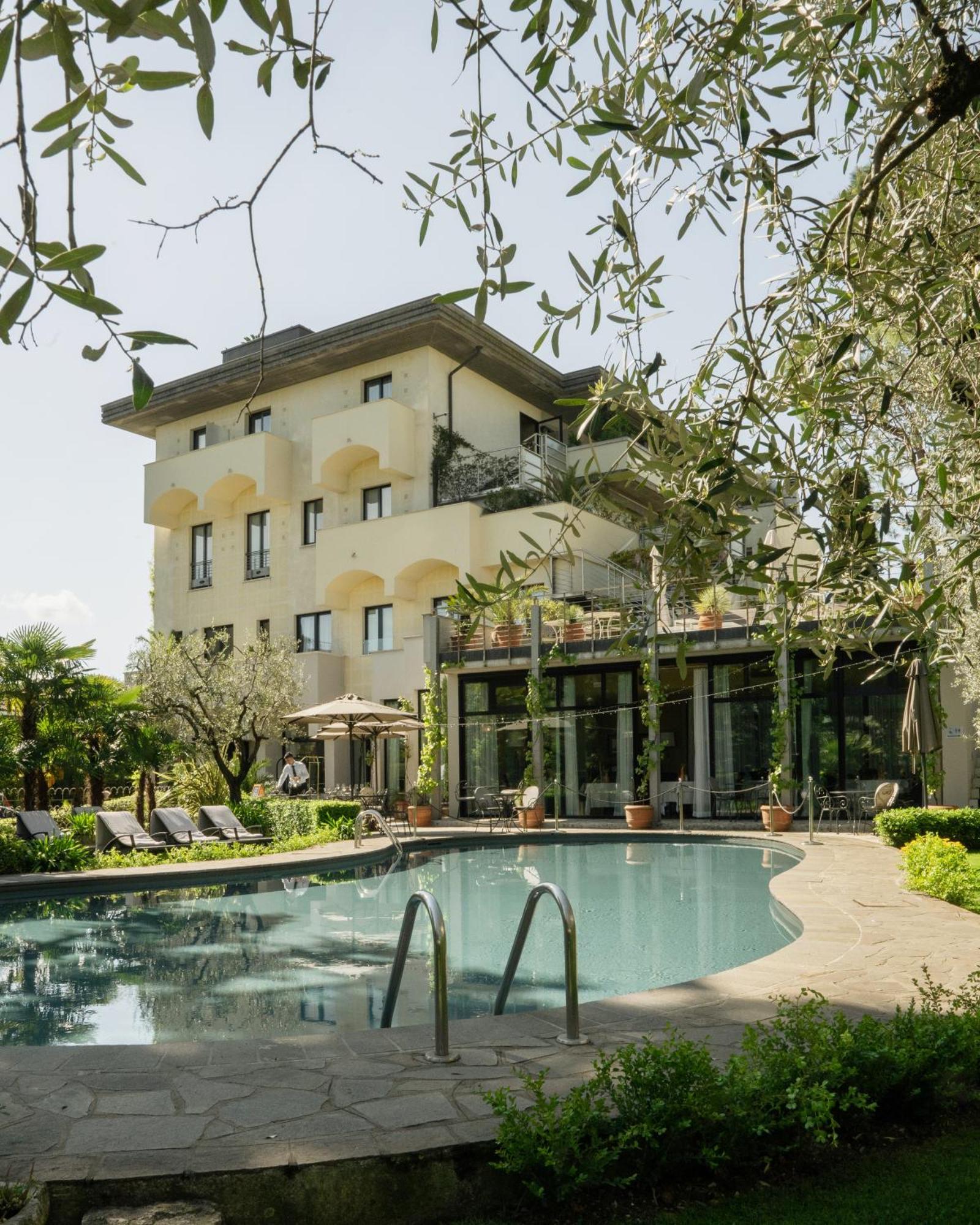 Hotel Piccola Vela Desenzano del Garda Exterior photo